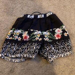 Men’s chestee shorts